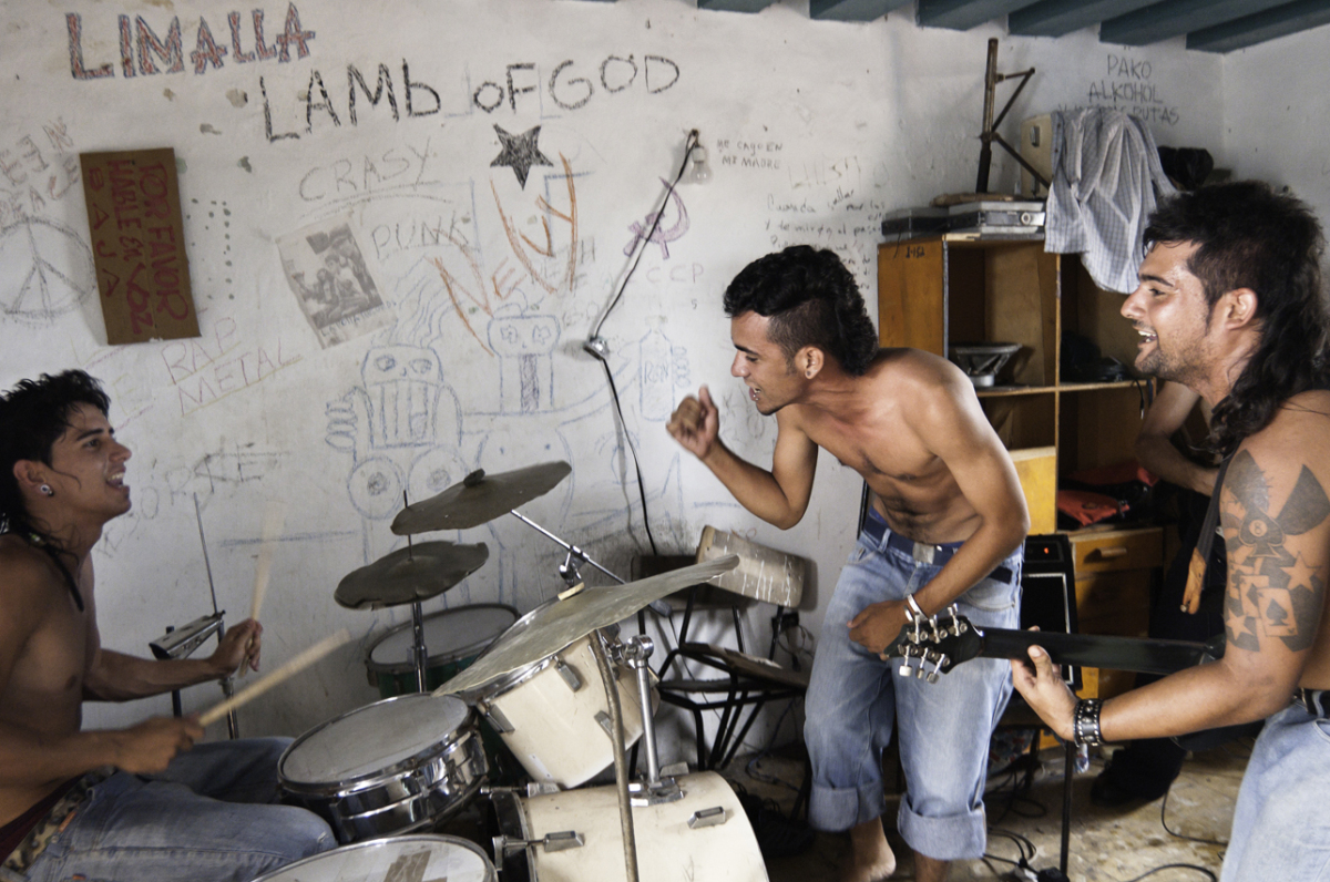 Solidarity Rock Group Show