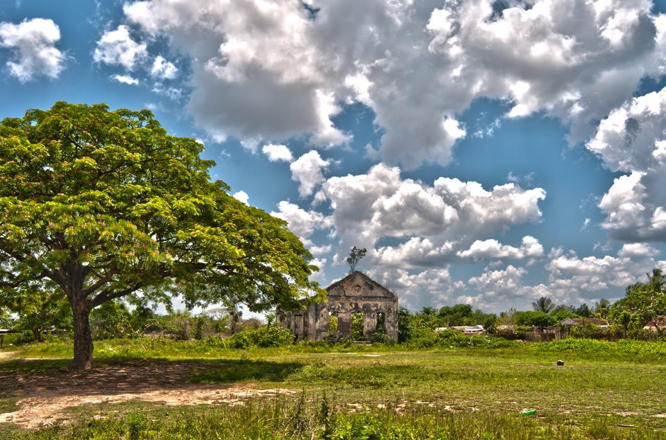 Solidarity Rock Group Show